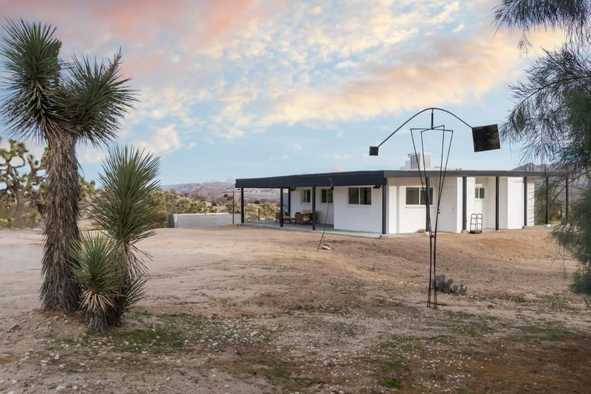 Kinetic House-Joshua Trees Sculptures Cowboy Pool Villa Yucca Valley Exterior foto